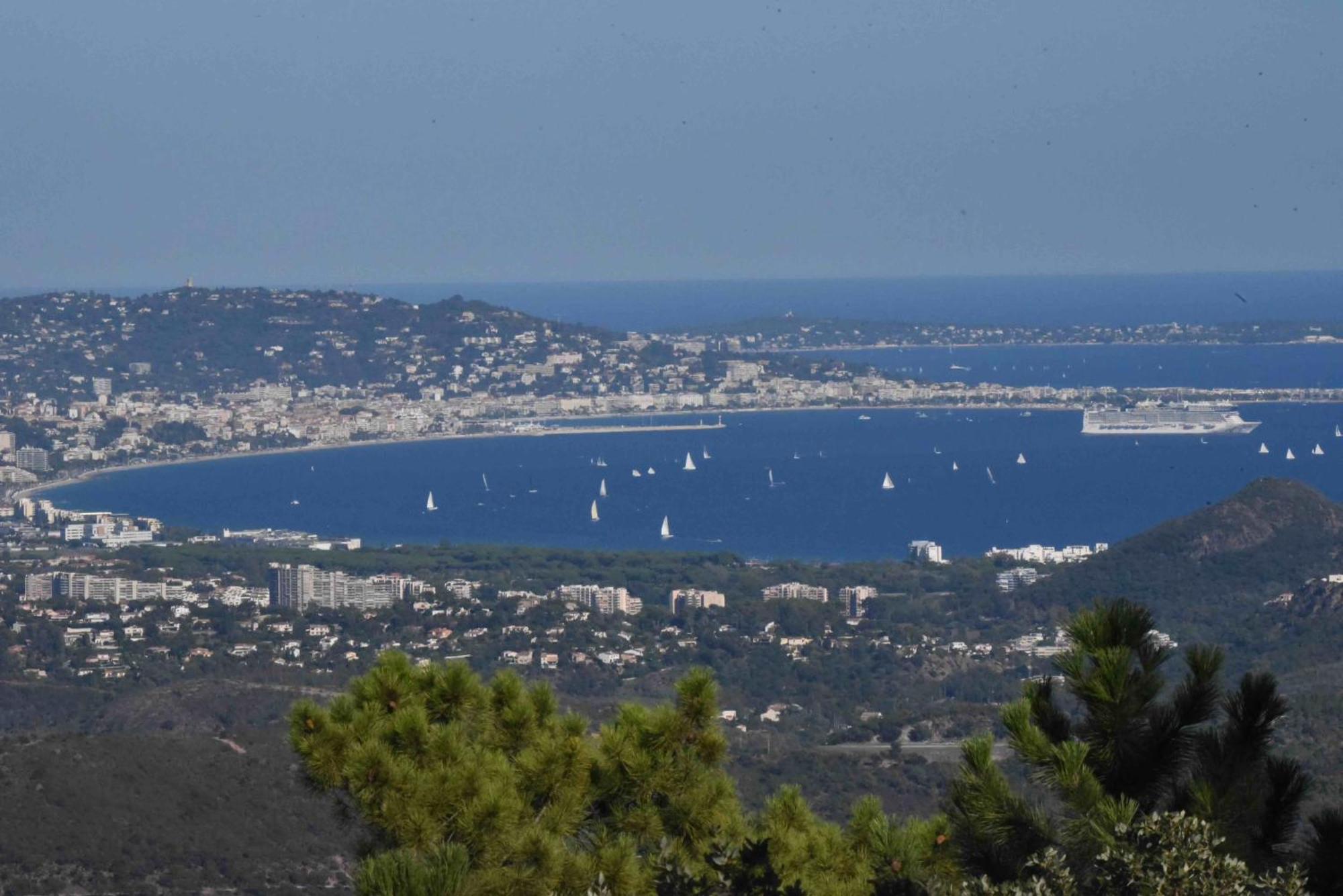 Villa Ormarine, Vue Exceptionnelle Sur La Baie De Cannes Et Le Mercantour Лез-Адре-де-л'Естерель Екстер'єр фото